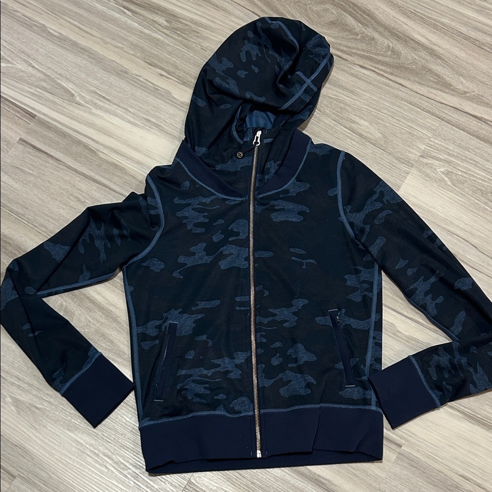 Lululemon Namaskar Blue Camo Zip-Up Hoodie - Picture 4 of 7
